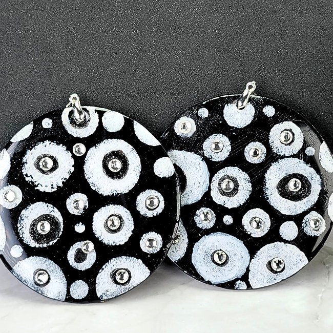 Black-White Round Artistry Earrings (W0148)