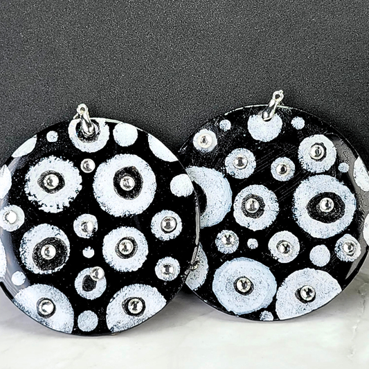 Black-White Round Artistry Earrings (W0148)