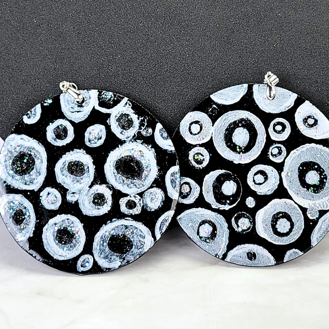 Black-White Round Artistry Earrings (W0148)